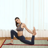 Kawachi Right Angle Back Support Portable Relaxing Folding Yoga Meditation Floor Chair with Eco-Friendly Yoga Mat